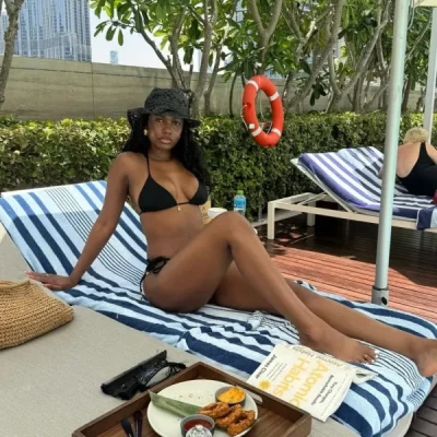 Sexy black girl in Dubia available for erotic girlfriend experience