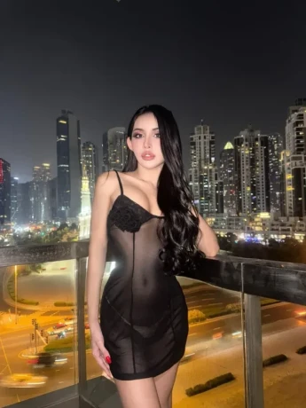 Minmi Ladyboy in Dubai Downtown