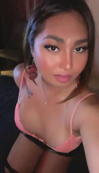 Ladyboy Nam Ponce
