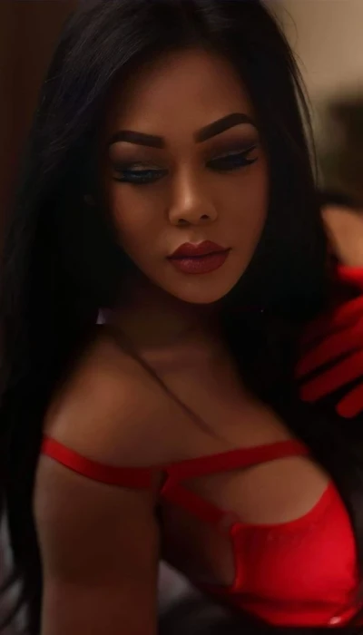 Hung Mistress Regina