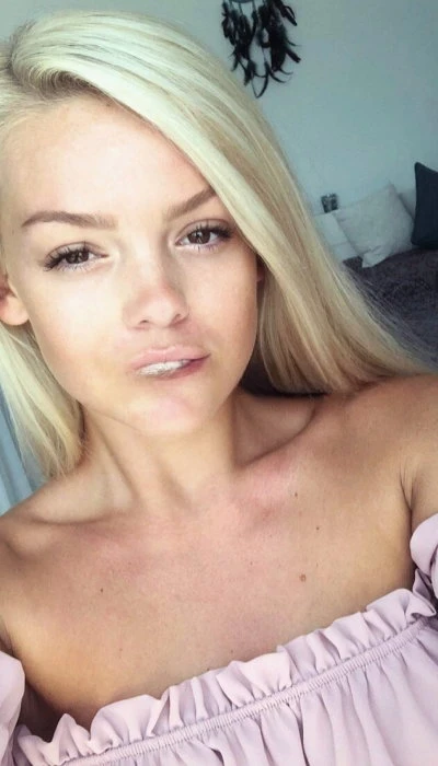 Mia