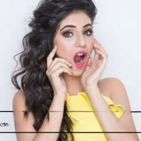 Model Nidhi