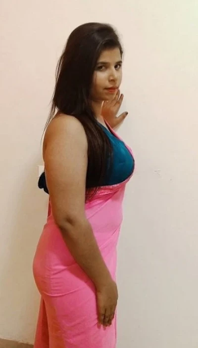 Zoya Busty