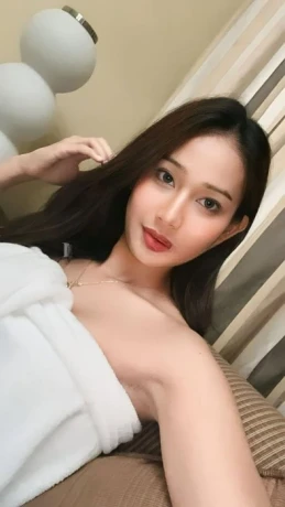 Ladyboy Mina