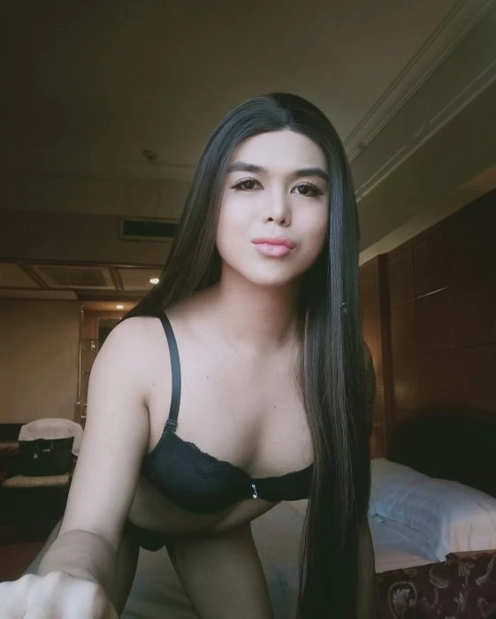 Ladyboy Manika