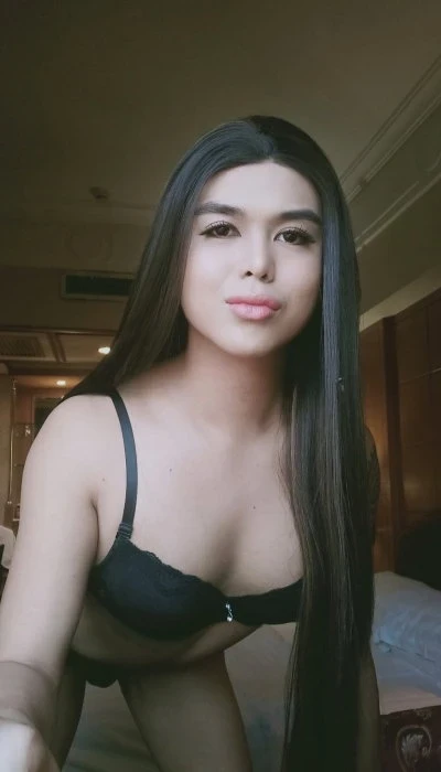 Ladyboy Manika