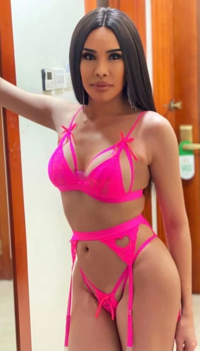 Bella Ladyboy
