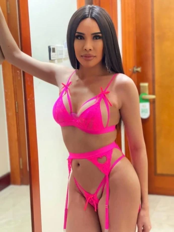 Bella Ladyboy