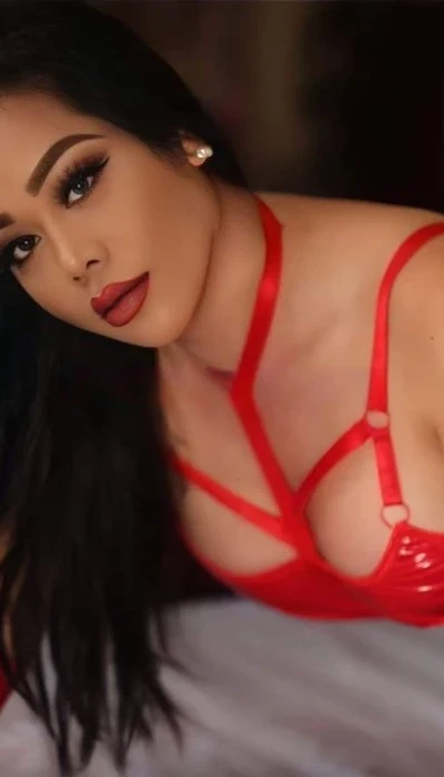 Hung Mistress Regina