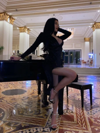 Ariana Wolfie