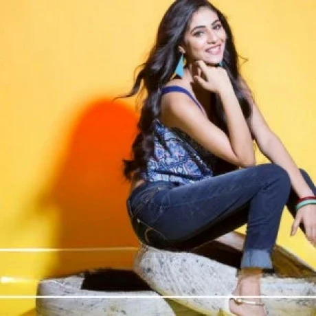 Model Nidhi